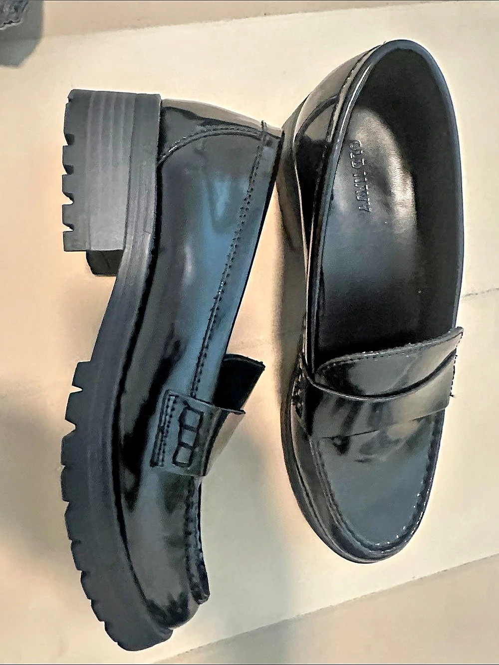 Old Navy Faux-Leather Chunky Heel Loafers Black Lug Sole Loafers Like New